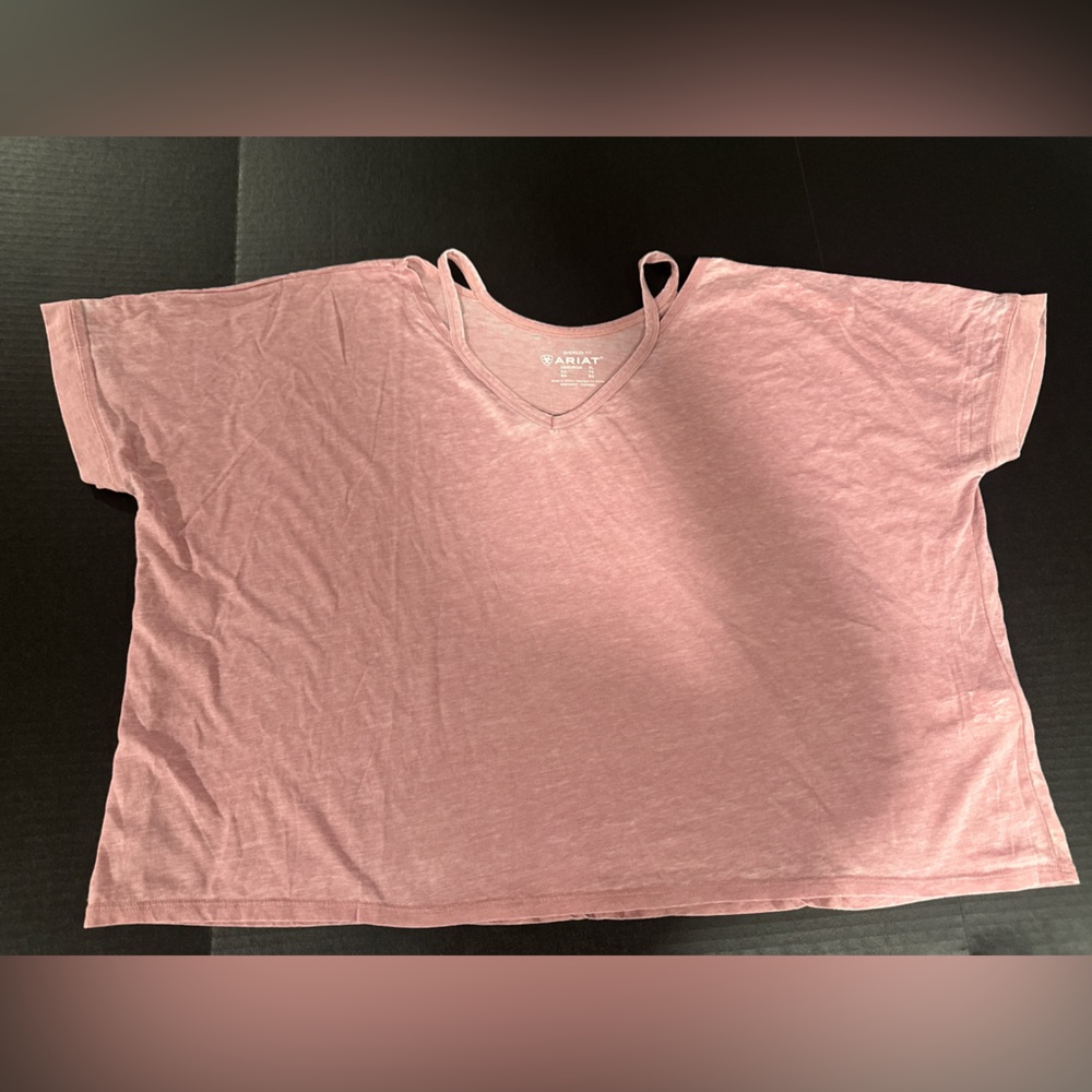 Ariat Francesca Oversize Fit V-neck tee